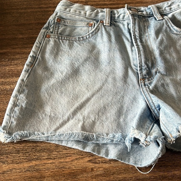 ARITZIA DENIM FORUM the boyfriend loose short 26 cut off jean shorts - Picture 3 of 10